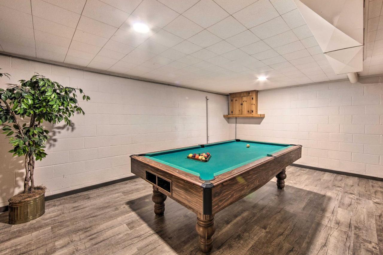 With Private Hot Tub, Pool Table! Сasa de vacaciones