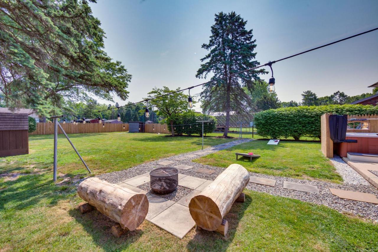 Сasa de vacaciones With Private Hot Tub, Pool Table! *