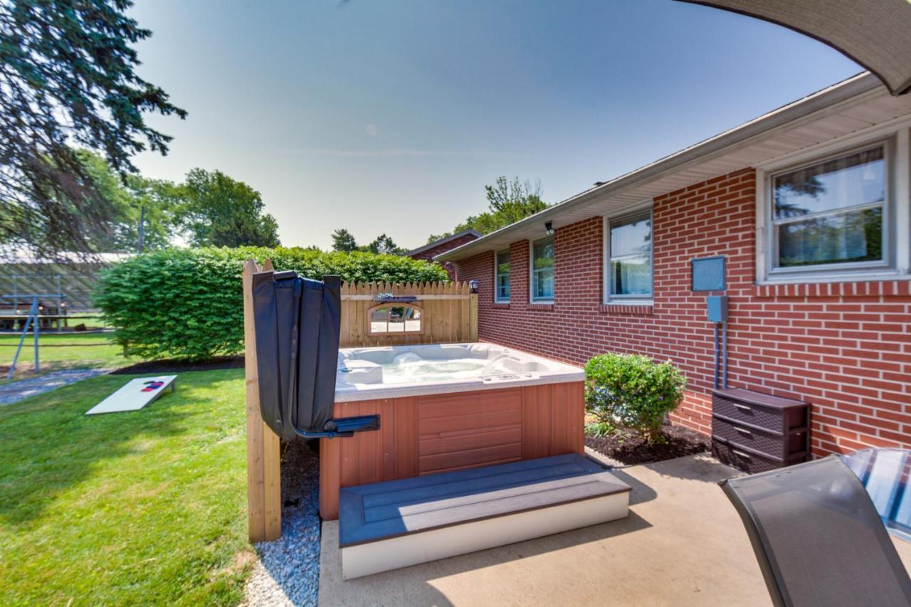 With Private Hot Tub, Pool Table! Сasa de vacaciones Marietta