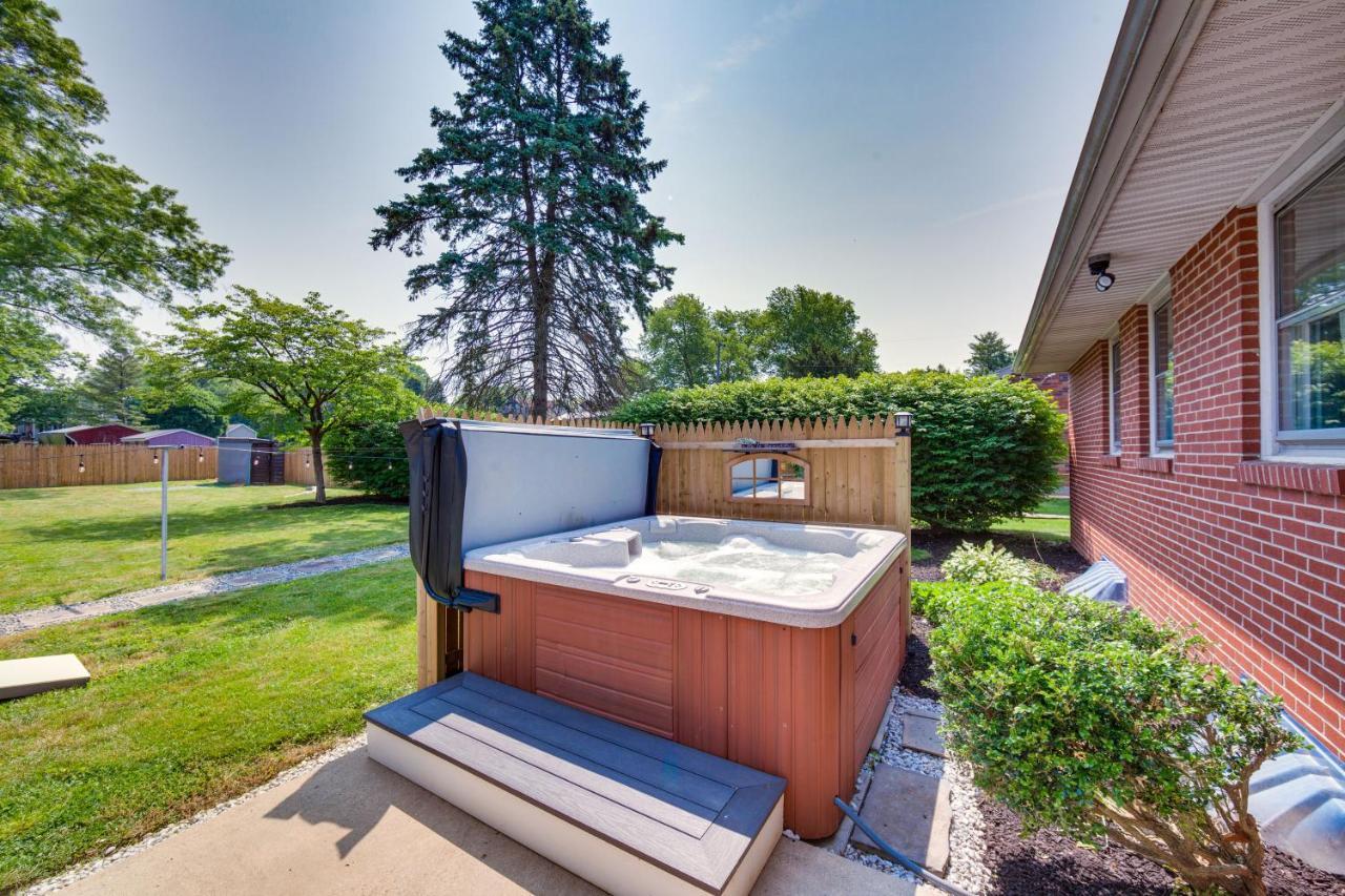 With Private Hot Tub, Pool Table! Marietta