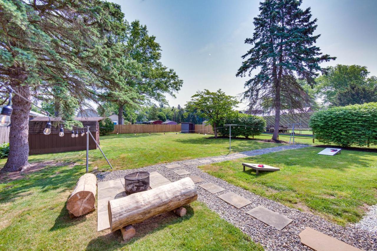 With Private Hot Tub, Pool Table!